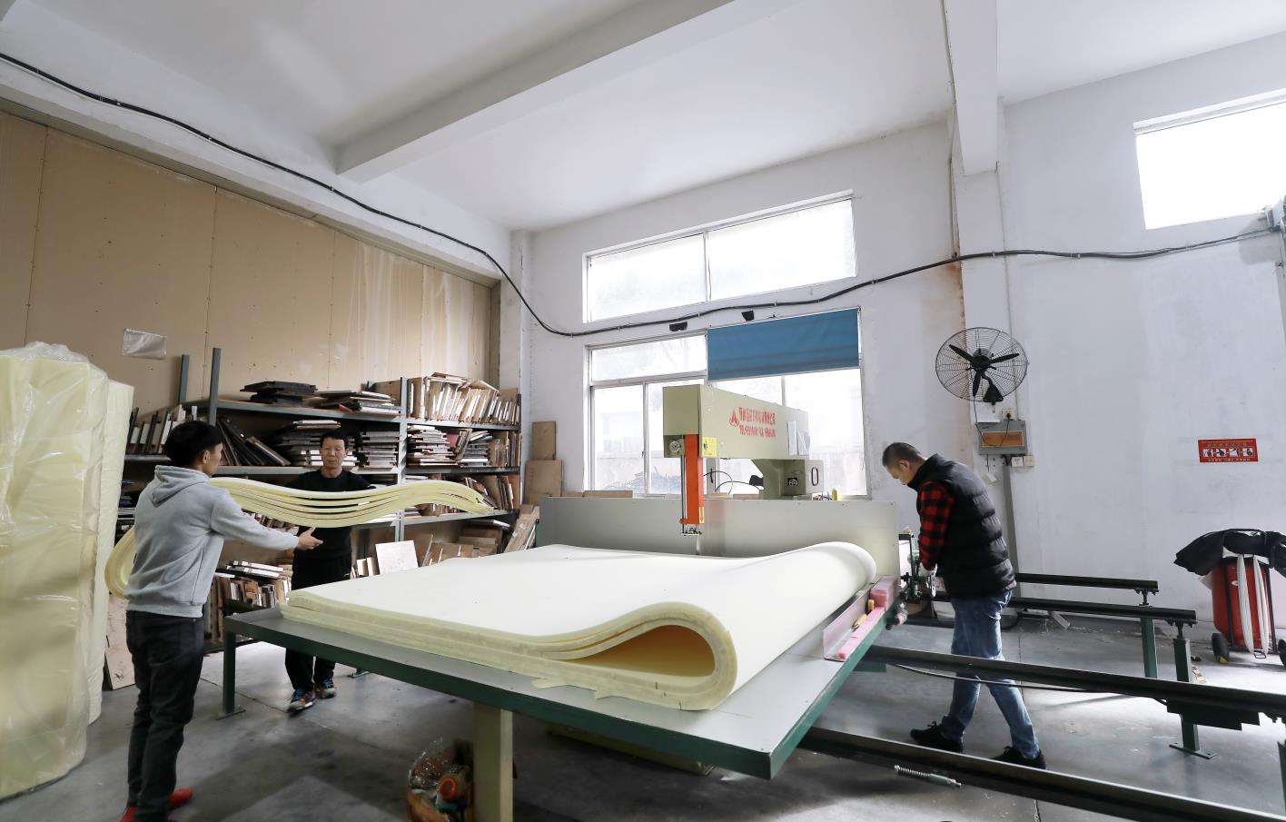 海綿內(nèi)襯的切割工藝是什么樣的？