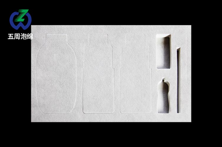 化妝品內(nèi)襯的性能由什么決定？